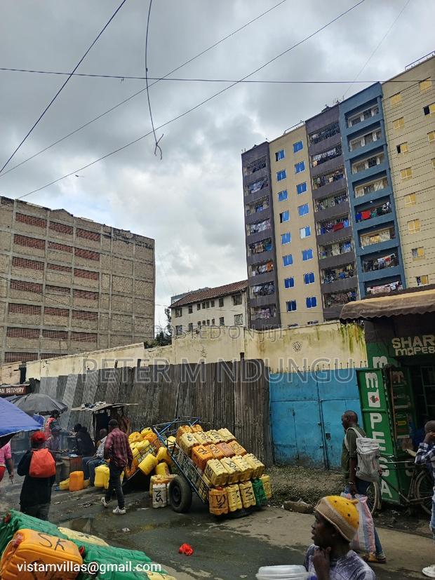 Eastleigh Prime 100*100 Plot on Sale