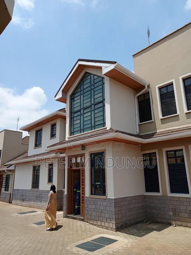 4bdrm Duplex in Thome for rent