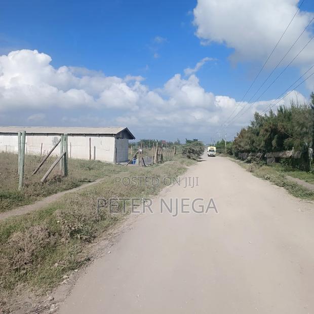 50x100 Commercial Plot for at 1.7m