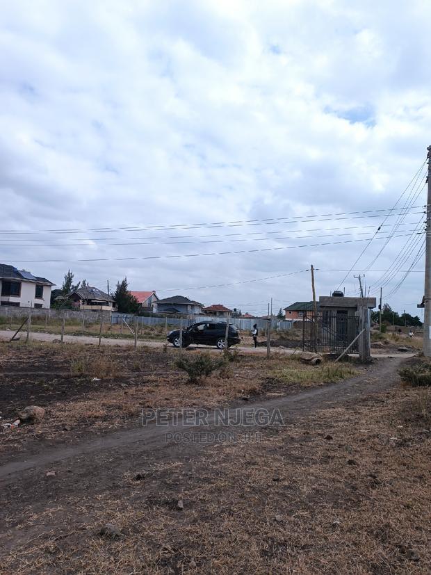 100x100 Plot in Mwananchi Road Syokimau for Sale
