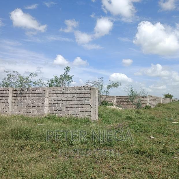 10 Acres ISINYA-KISERIAN With a Perimeter Wall 1 Km From Rd