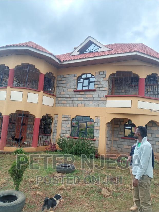 5bdrm Maisonette in Kerwa, Zambezi/Sigona for sale