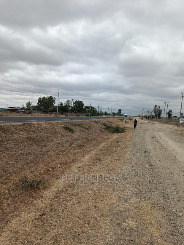 6 Acres Touching Tarmac in Kitengela Yukos Kisaju