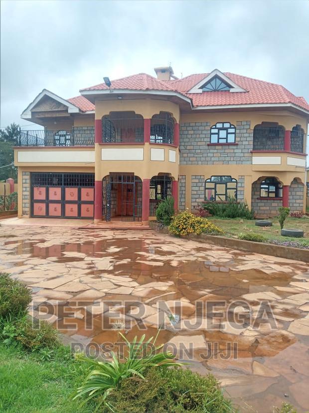 5bdrm Maisonette in Kerwa, Zambezi/Sigona for sale