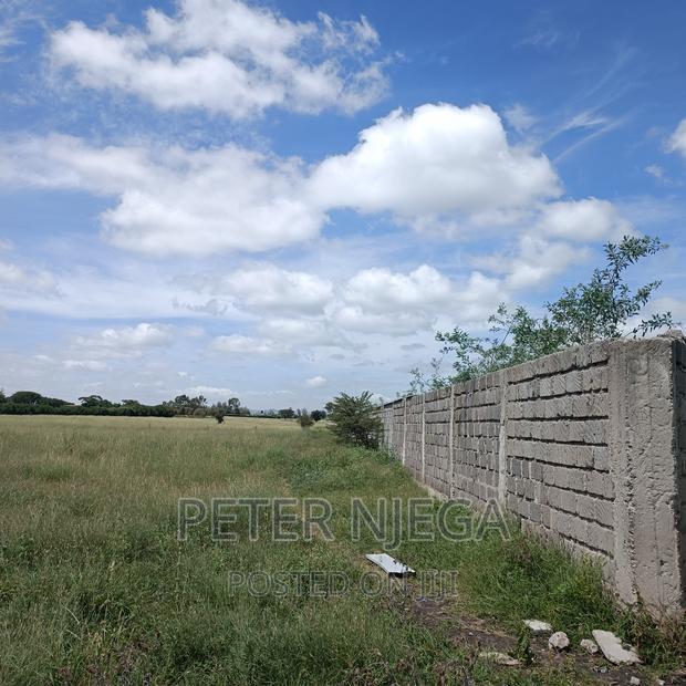 10 Acres ISINYA-KISERIAN With a Perimeter Wall 1 Km From Rd