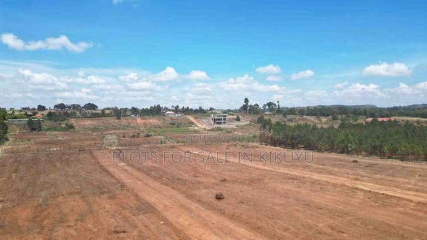 Ready-to-Build Plots in Thigio