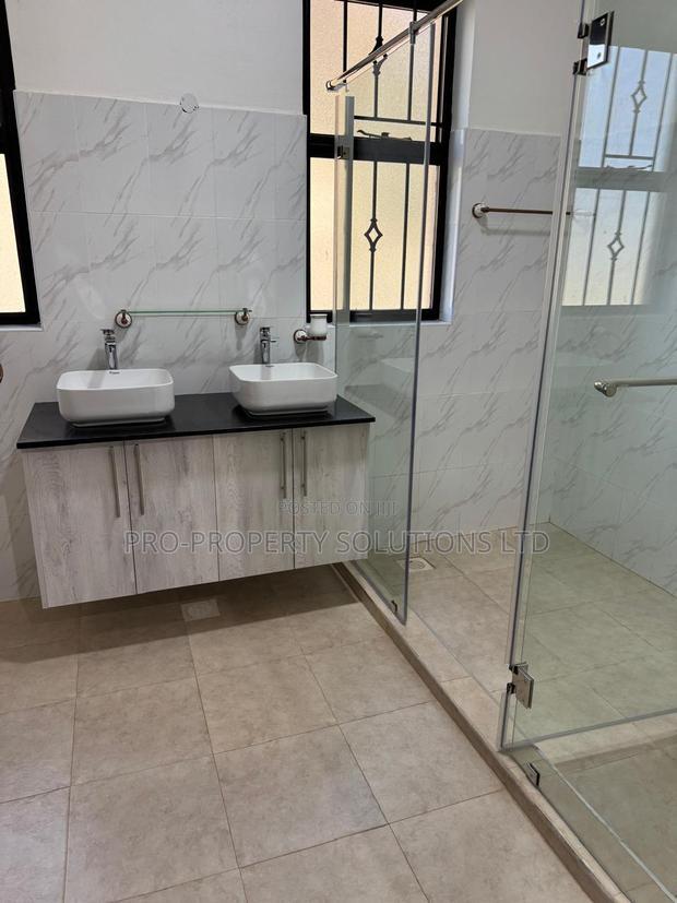 6bdrm Mansion in Daykio, Bustani, Ruiru for sale