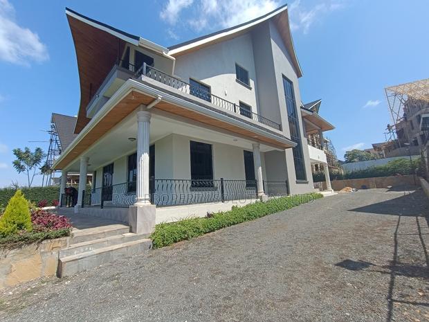 6bdrm Mansion in Daykio, Bustani, Ruiru for sale