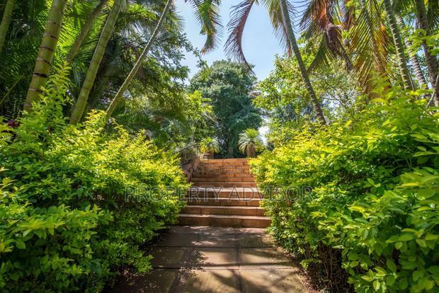 3bdrm Mansion in 3 Acres Muthaiga for sale
