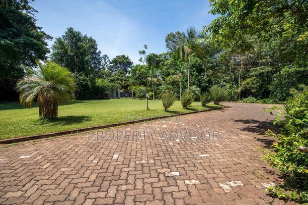 3bdrm Mansion in 3 Acres Muthaiga for sale
