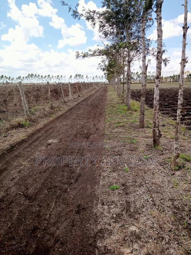 Shamba Ya Kuuzwa Kitengela With Ready Title