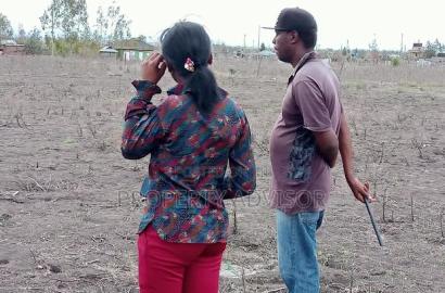 Shamba Ya Kuuzwa Kitengela With Ready Title