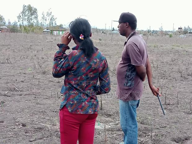Shamba Ya Kuuzwa Kitengela With Ready Title