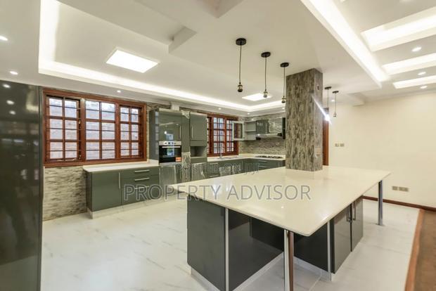 9bdrm Mansion in Ridgeways Gardens for sale