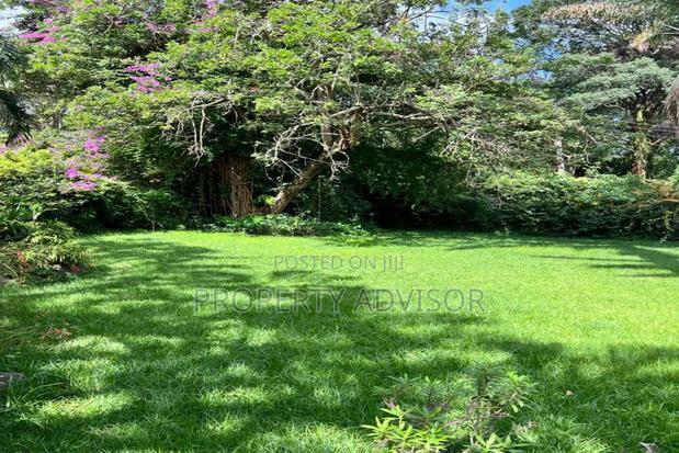 3bdrm Mansion in 3 Acres Muthaiga for sale