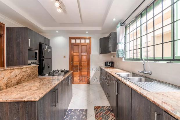 5bdrm Mansion in Chyuna Estate, Kitengela for sale
