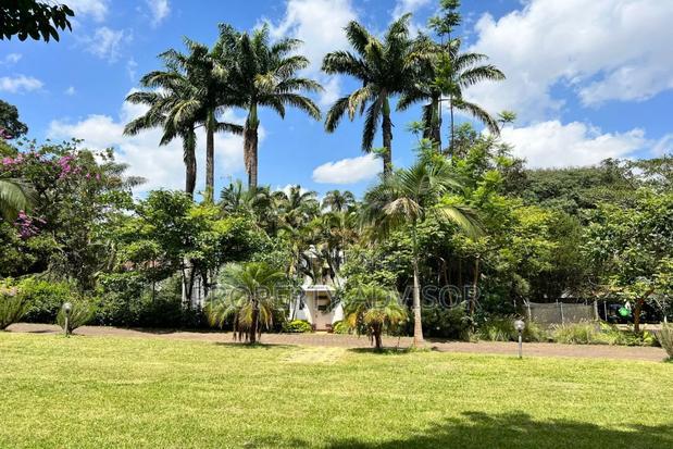 3bdrm Mansion in 3 Acres Muthaiga for sale