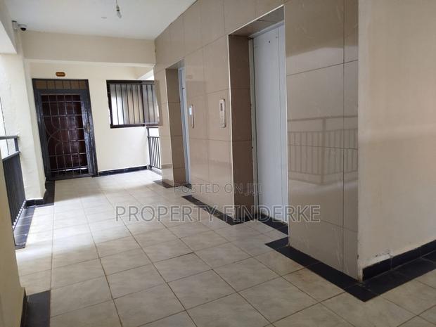 3bdrm Apartment in Gateway Mall Area for sale