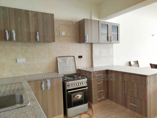 3bdrm Apartment in Gateway Mall Area for sale