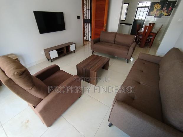 3bdrm Apartment in Gateway Mall Area for sale