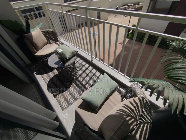 2bdrm Apartment in Gateway Mall Area for sale