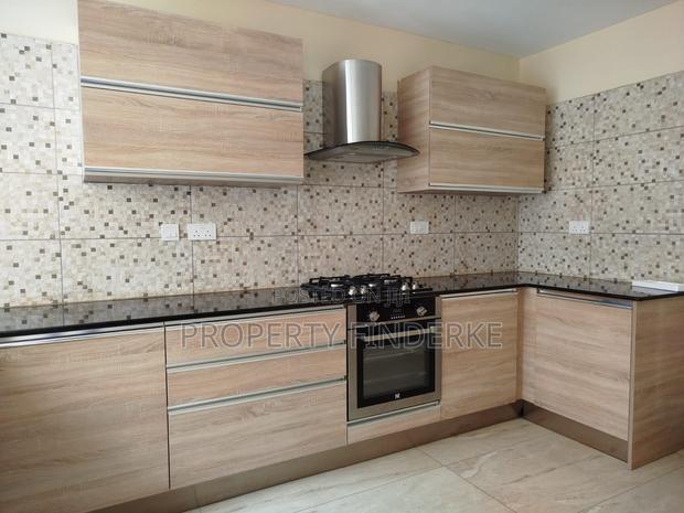 4bdrm Townhouse/Terrace in Katani for sale