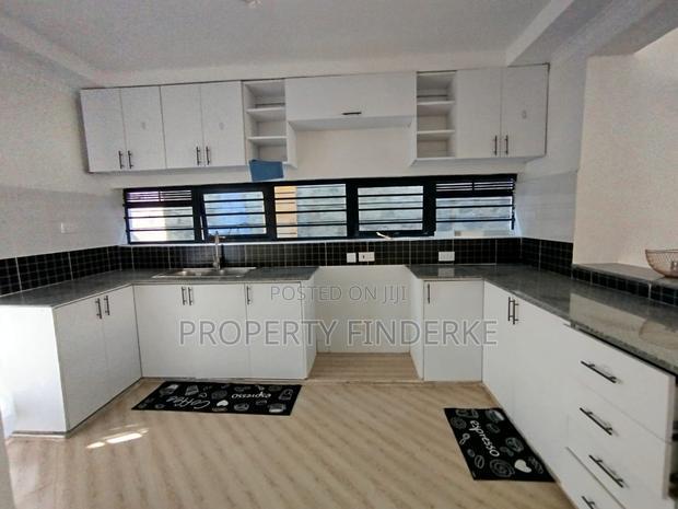 3bdrm Bungalow in Kimbo Estate for sale