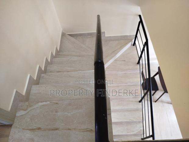 4bdrm Townhouse/Terrace in Katani for sale