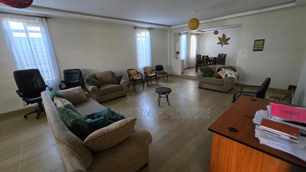 4bdrm Mansion in Kitengela for sale