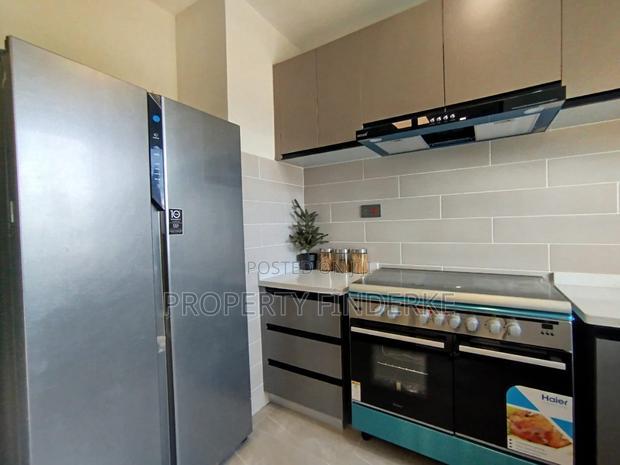 2bdrm Apartment in Gateway Mall Area for sale