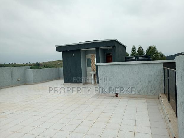 5bdrm Maisonette in Kibiku for sale