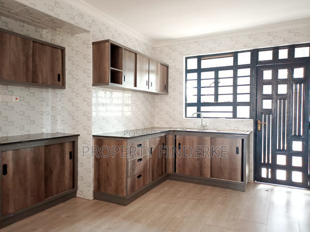 5bdrm Maisonette in Kibiku for sale
