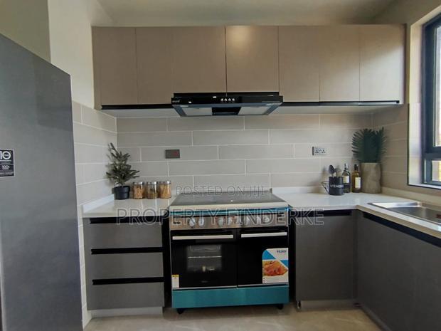 2bdrm Apartment in Gateway Mall Area for sale