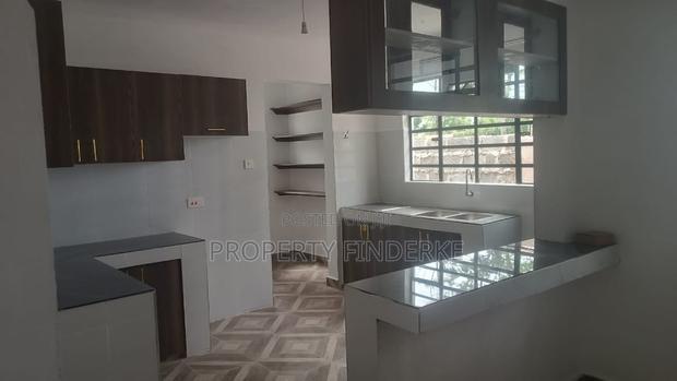 3bdrm Townhouse/Terrace in Acacia, Kitengela for sale