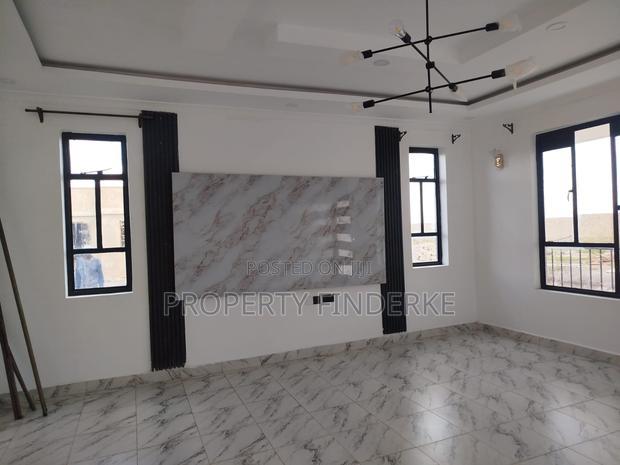 3bdrm Bungalow in Kalimoni for sale