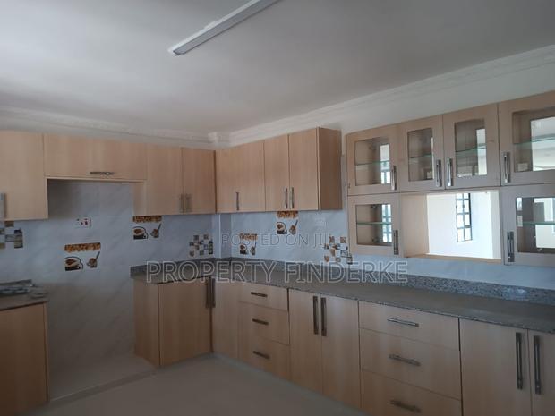 5bdrm Mansion in Kitengela for sale