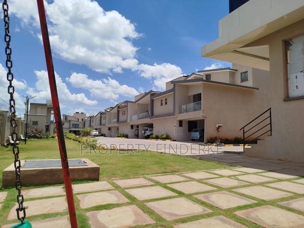 4bdrm Townhouse/Terrace in Katani for sale