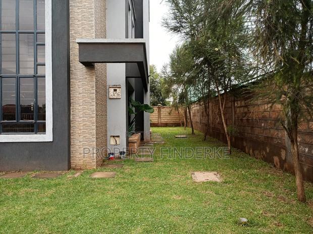 4bdrm Townhouse/Terrace in Kibiku for sale