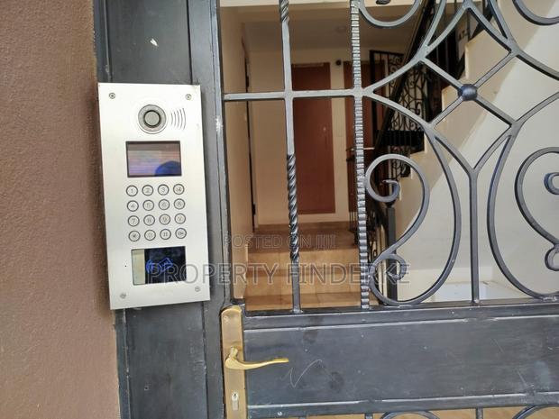3bdrm Apartment in Gateway Mall Area for sale