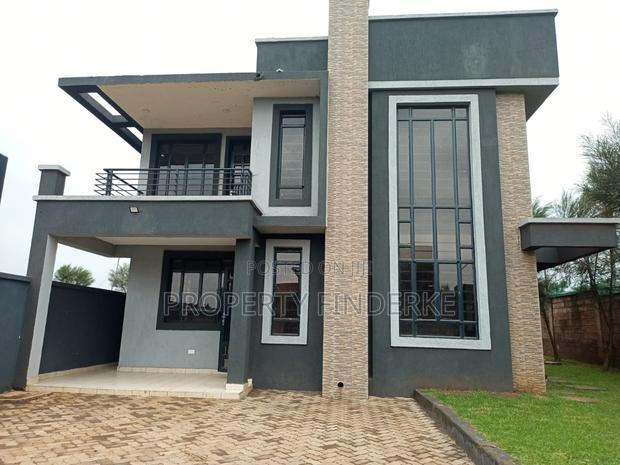 5bdrm Maisonette in Kibiku for sale