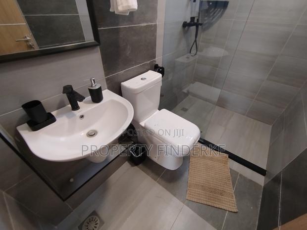 2bdrm Apartment in Gateway Mall Area for sale
