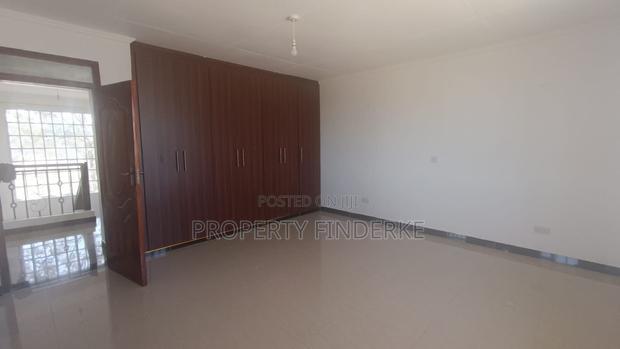 5bdrm Maisonette in Kitengela for sale