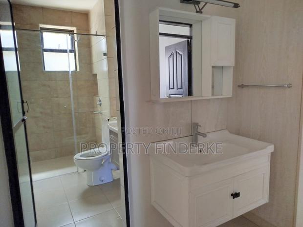 3bdrm Apartment in Gateway Mall Area for sale