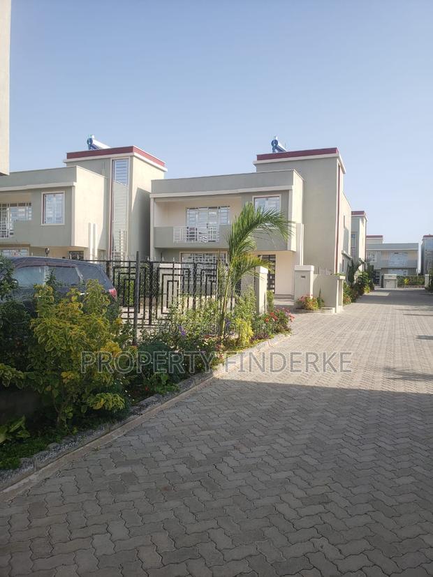 4bdrm House in Pine, Kitengela for rent
