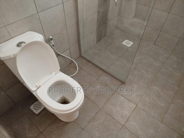 3bdrm Apartment in Gateway Mall Area for sale