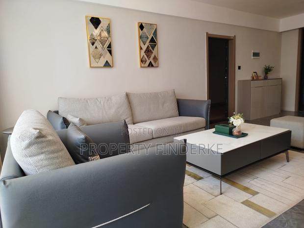 2bdrm Apartment in Gateway Mall Area for sale