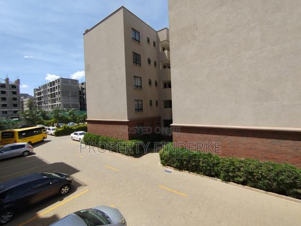 3bdrm Apartment in Gateway Mall Area for sale