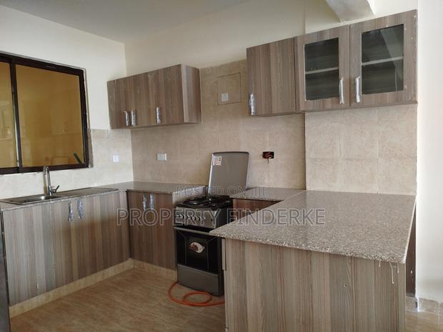 3bdrm Apartment in Gateway Mall Area for sale