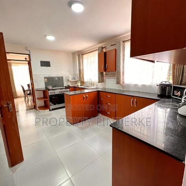 5bdrm Maisonette in Chuna, Kitengela for sale
