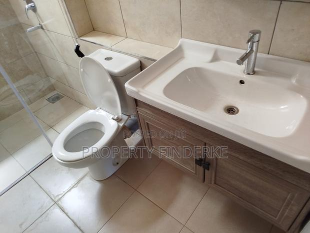 3bdrm Apartment in Gateway Mall Area for sale
